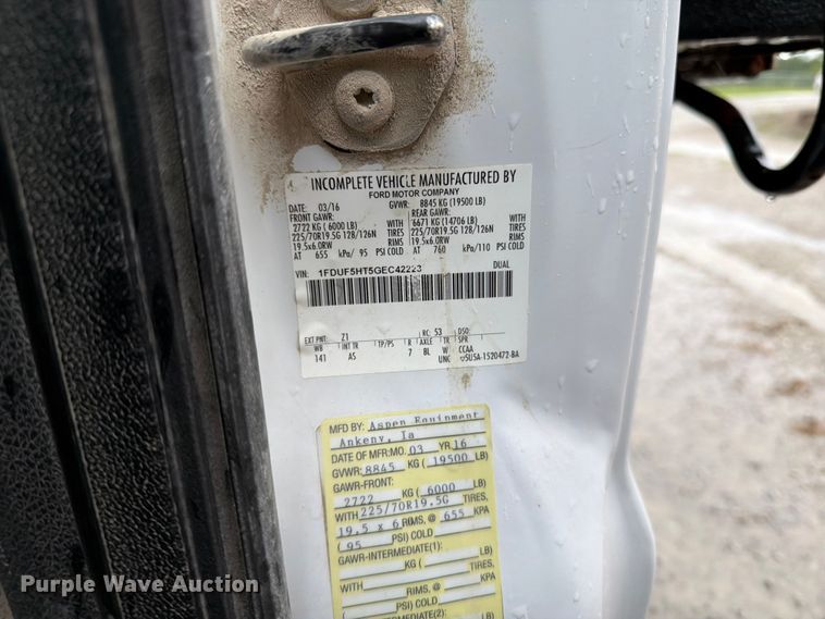image for item FB5929 2016 Ford F550 Super Duty dump truck