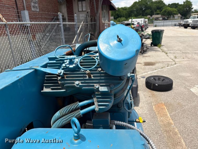 image for item FB8767 Kellogg American A462TVX air compressor