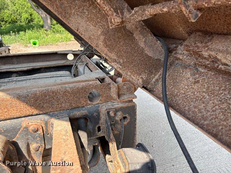 image for item FC2012 2012 Ford F450 Super Duty dump truck