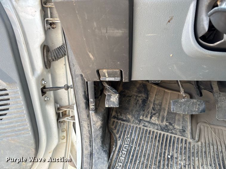 image for item FC2012 2012 Ford F450 Super Duty dump truck