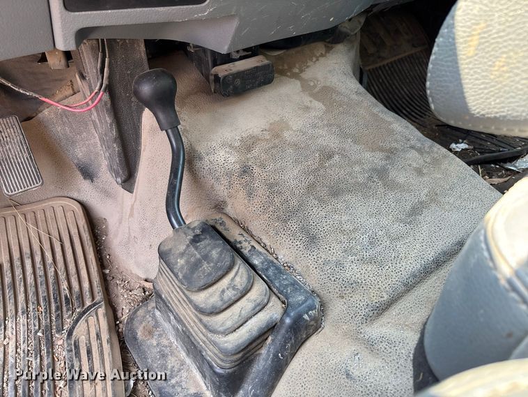 image for item FC2012 2012 Ford F450 Super Duty dump truck