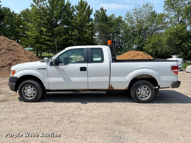 image for item FC2013 2013 Ford F-150 Ext. Cab pickup truck