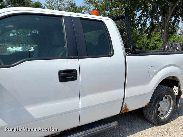 image for item FC2013 2013 Ford F-150 Ext. Cab pickup truck