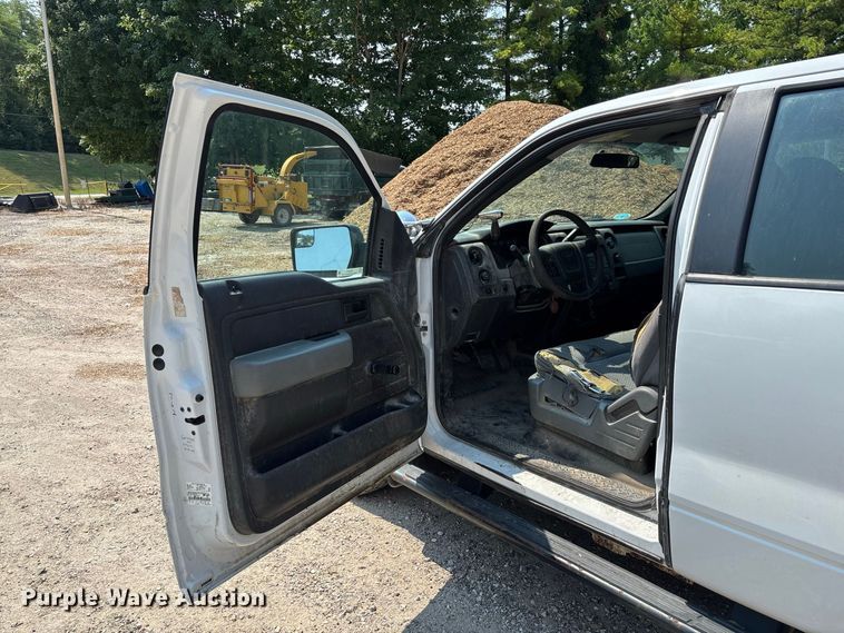 image for item FC2013 2013 Ford F-150 Ext. Cab pickup truck
