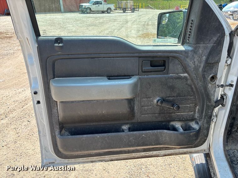 image for item FC2013 2013 Ford F-150 Ext. Cab pickup truck