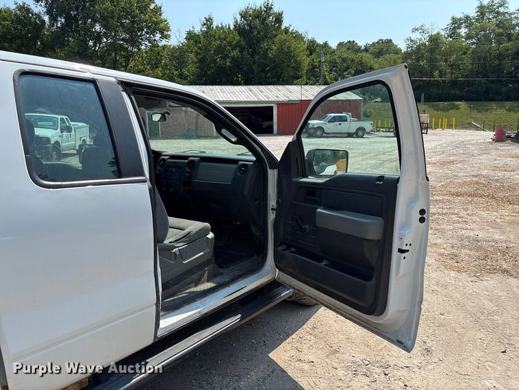 image for item FC2013 2013 Ford F-150 Ext. Cab pickup truck