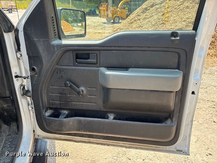 image for item FC2013 2013 Ford F-150 Ext. Cab pickup truck