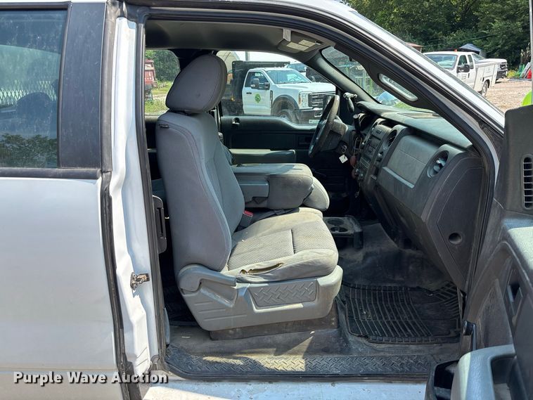 image for item FC2013 2013 Ford F-150 Ext. Cab pickup truck
