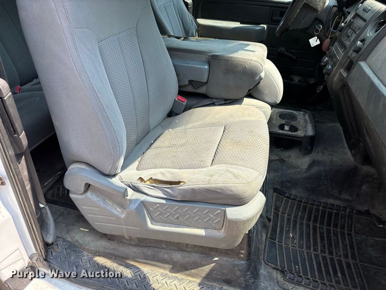 image for item FC2013 2013 Ford F-150 Ext. Cab pickup truck