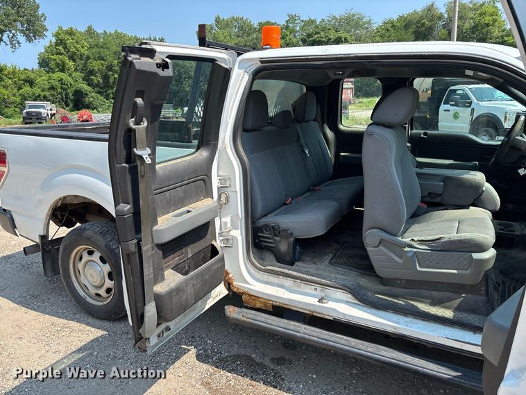 image for item FC2013 2013 Ford F-150 Ext. Cab pickup truck