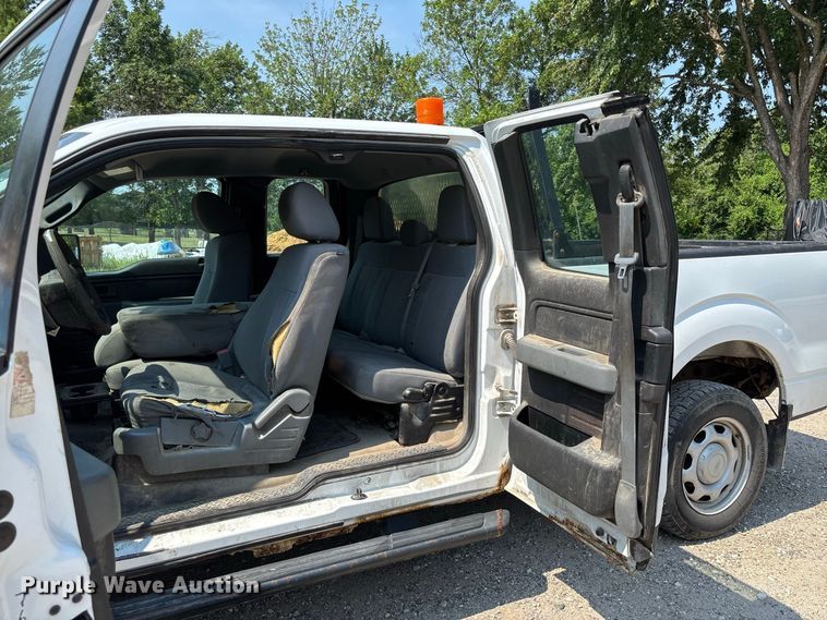 image for item FC2013 2013 Ford F-150 Ext. Cab pickup truck