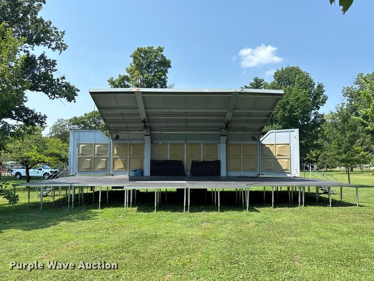 image for item FC2014 1995 Wenger Showmobile 88A1 mobile stage trailer