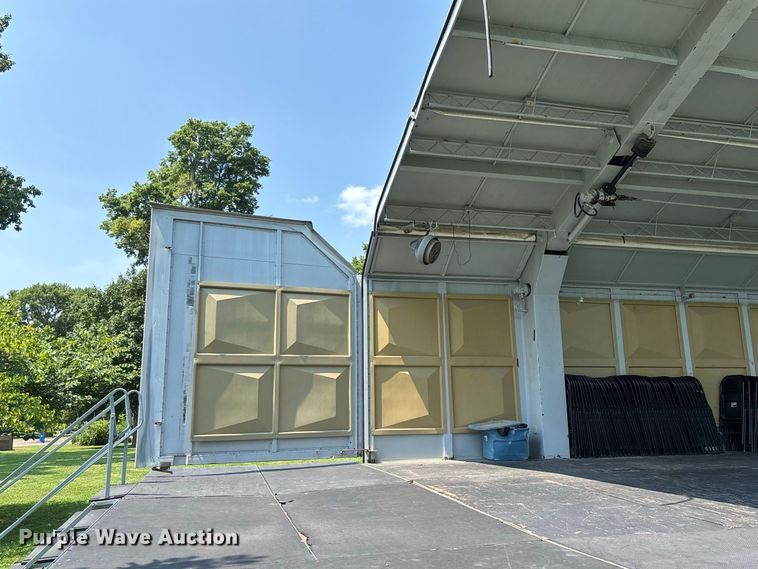 image for item FC2014 1995 Wenger Showmobile 88A1 mobile stage trailer