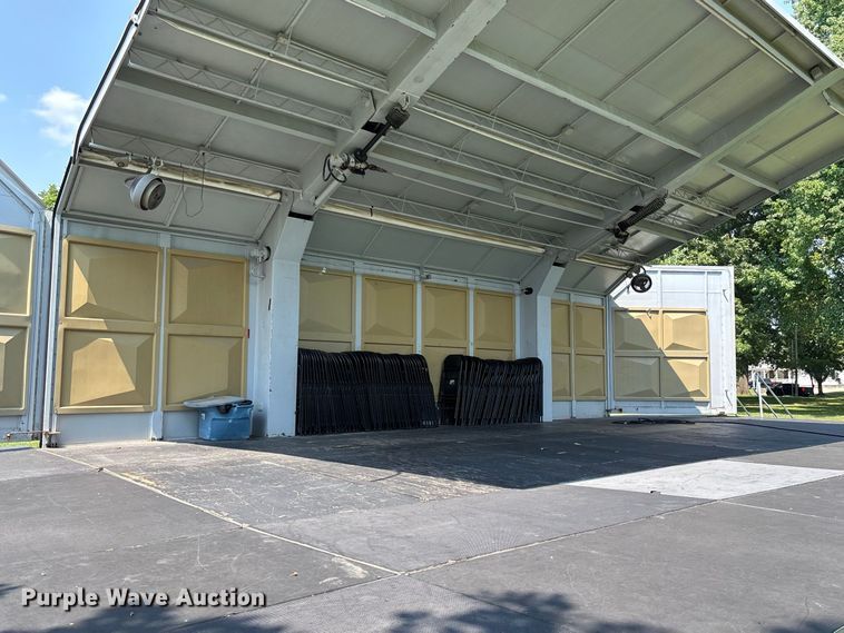 image for item FC2014 1995 Wenger Showmobile 88A1 mobile stage trailer