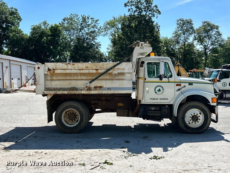 image for item FC2723 2000 International 4900 dump truck