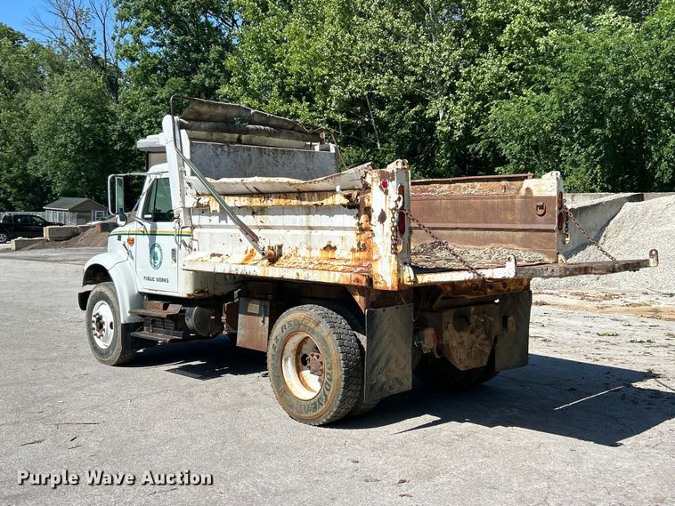image for item FC2723 2000 International 4900 dump truck