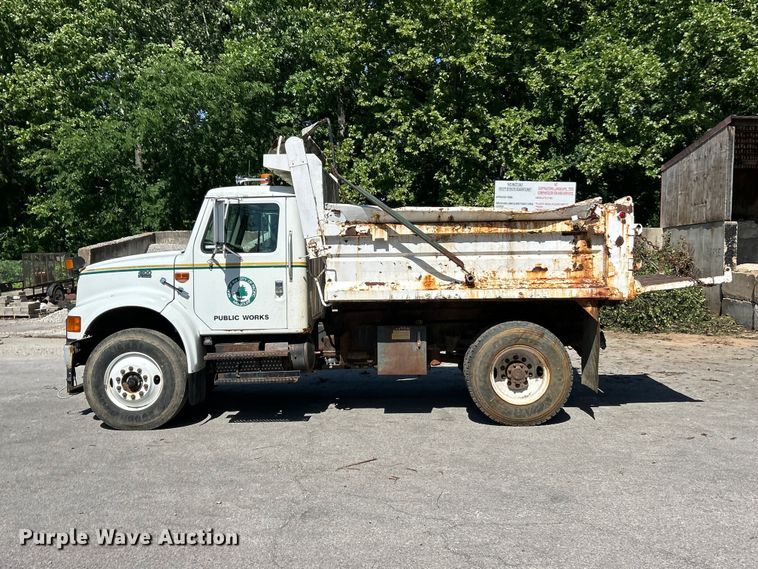 image for item FC2723 2000 International 4900 dump truck