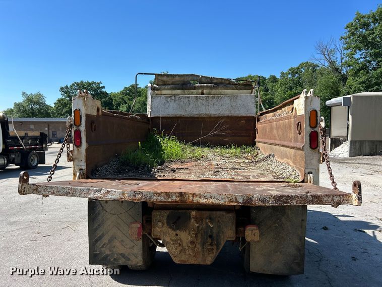 image for item FC2723 2000 International 4900 dump truck
