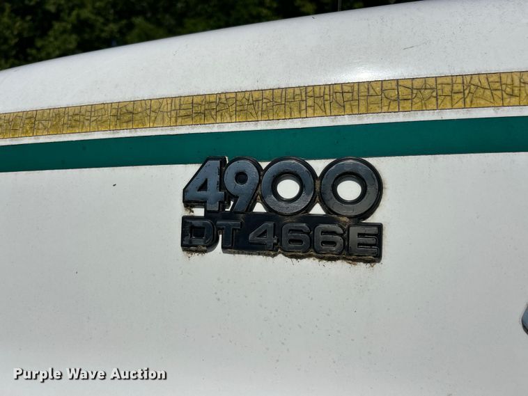 image for item FC2723 2000 International 4900 dump truck