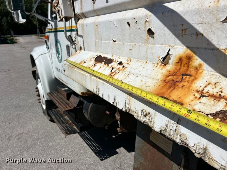 image for item FC2723 2000 International 4900 dump truck