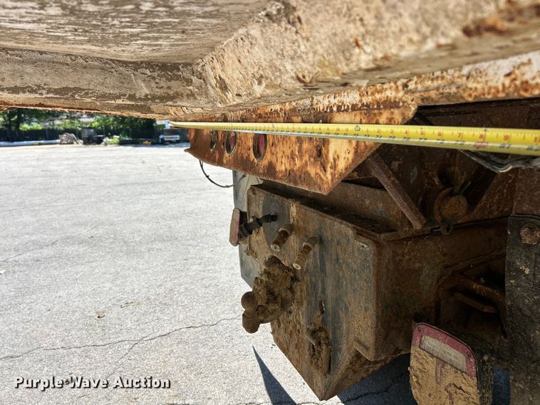image for item FC2723 2000 International 4900 dump truck