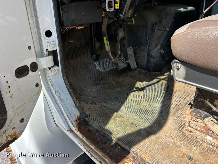 image for item FC2723 2000 International 4900 dump truck