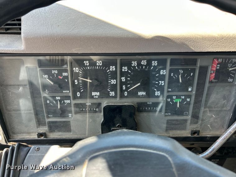 image for item FC2723 2000 International 4900 dump truck
