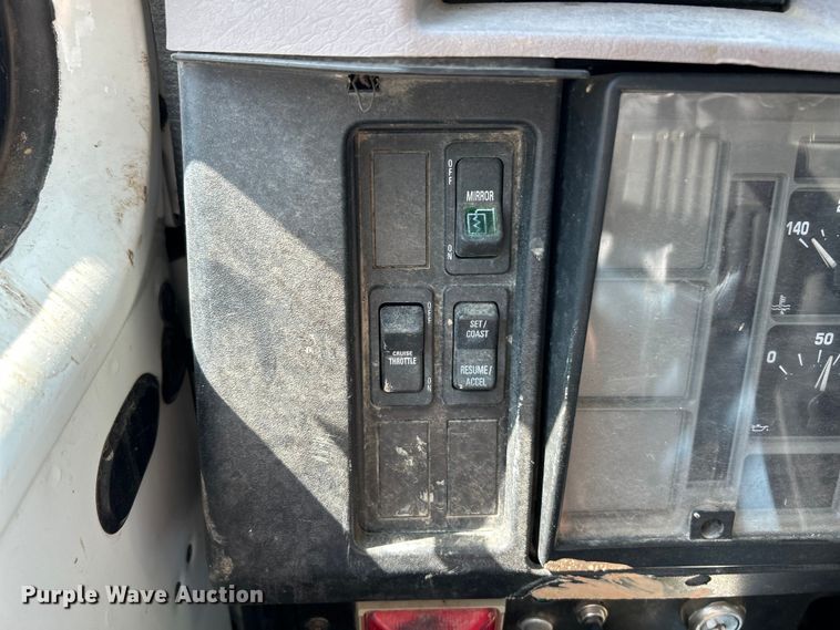 image for item FC2723 2000 International 4900 dump truck