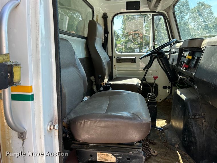 image for item FC2723 2000 International 4900 dump truck