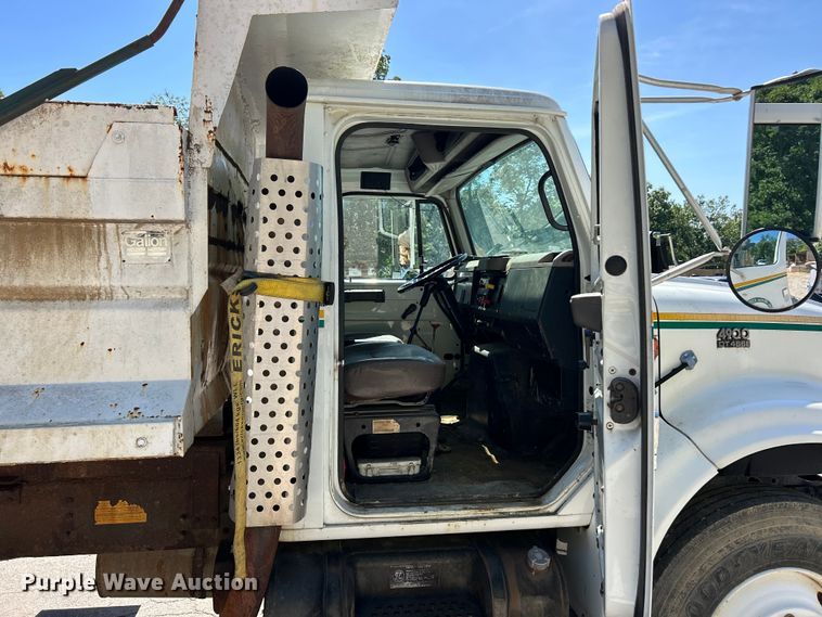 image for item FC2723 2000 International 4900 dump truck