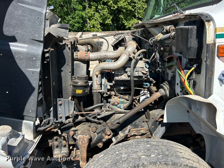 image for item FC2723 2000 International 4900 dump truck
