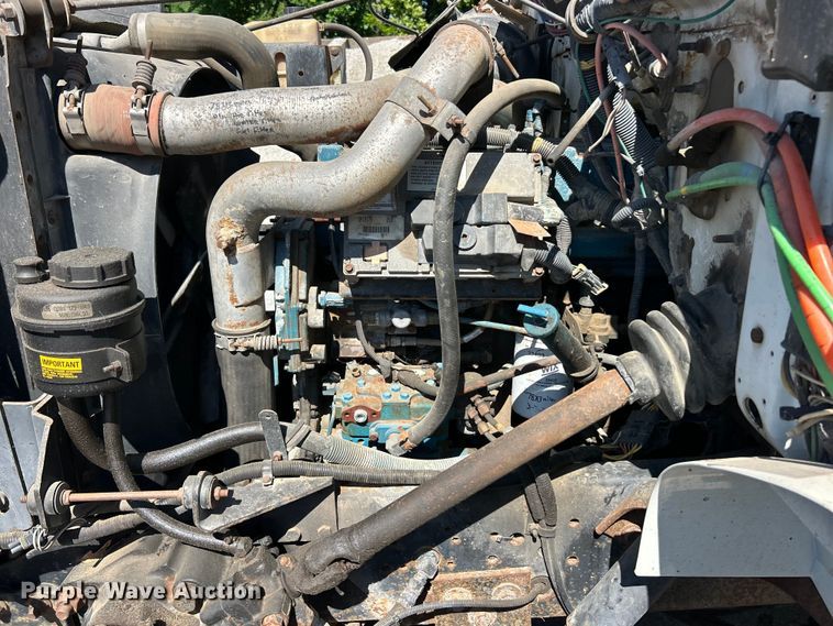 image for item FC2723 2000 International 4900 dump truck