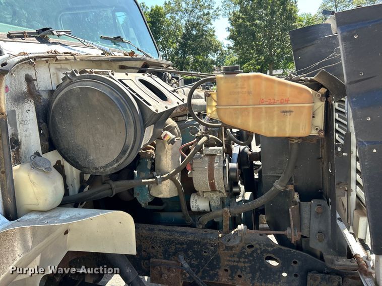 image for item FC2723 2000 International 4900 dump truck
