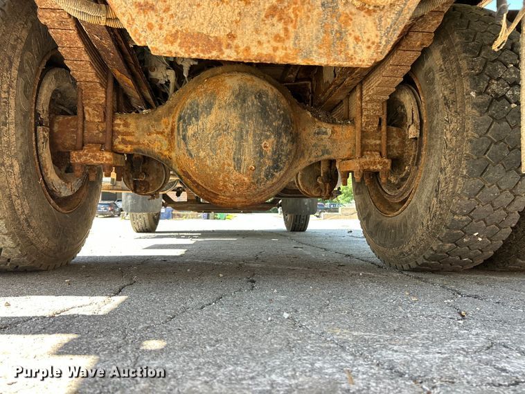 image for item FC2723 2000 International 4900 dump truck