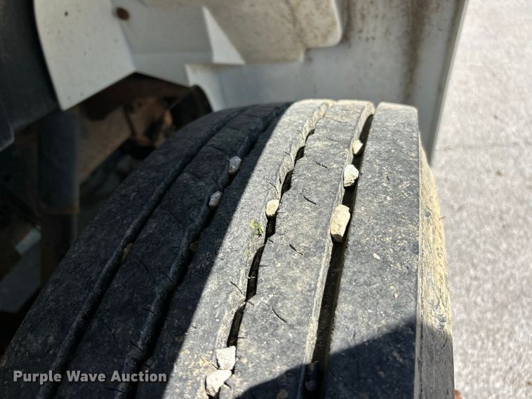image for item FC2723 2000 International 4900 dump truck