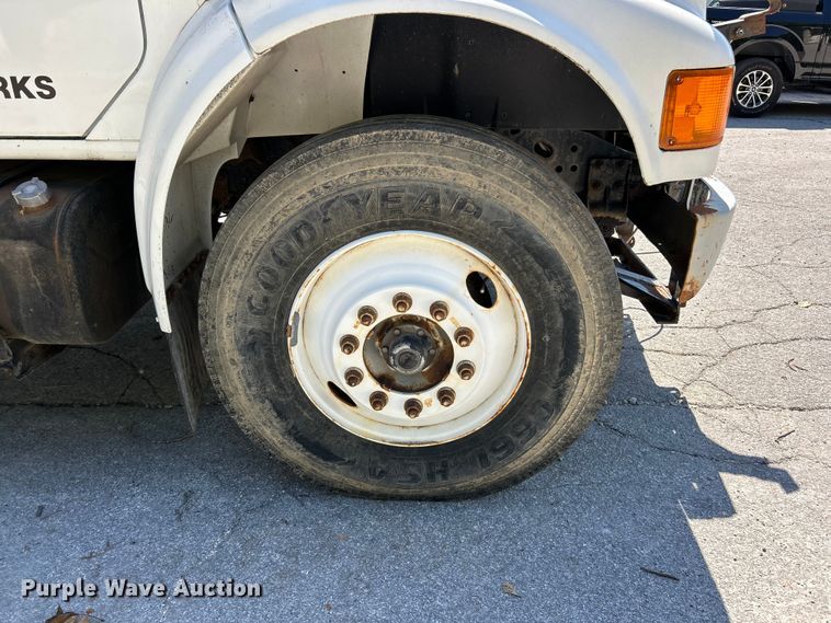 image for item FC2723 2000 International 4900 dump truck
