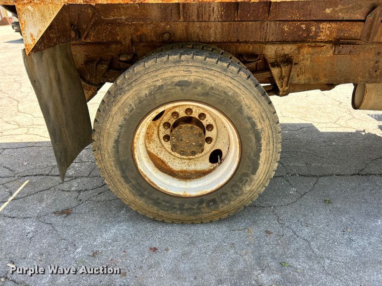 image for item FC2723 2000 International 4900 dump truck