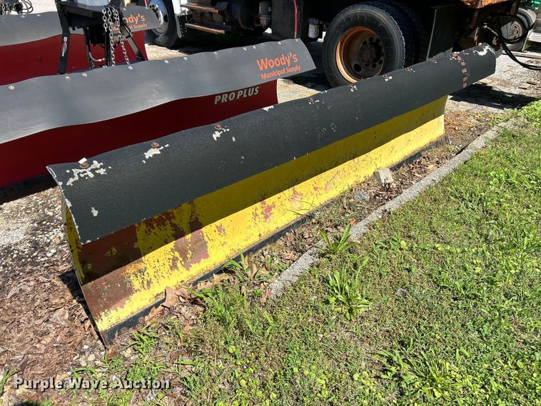 image for item FC2723 2000 International 4900 dump truck