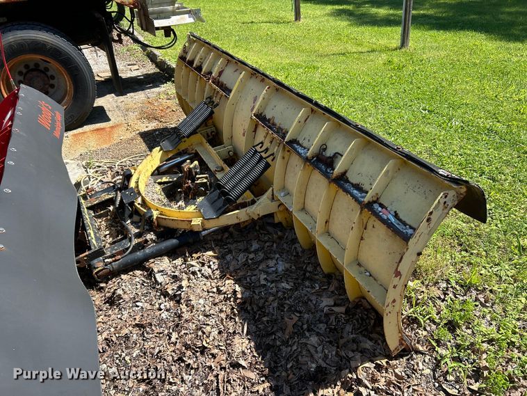 image for item FC2723 2000 International 4900 dump truck