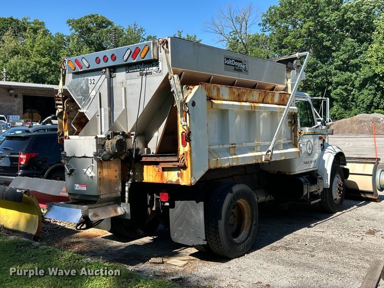 image for item FC2724 2001 International 4900 dump truck