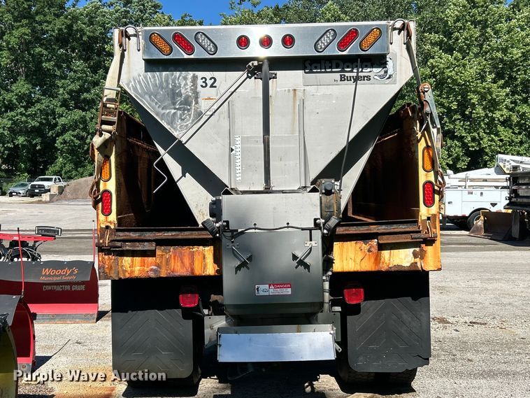 image for item FC2724 2001 International 4900 dump truck