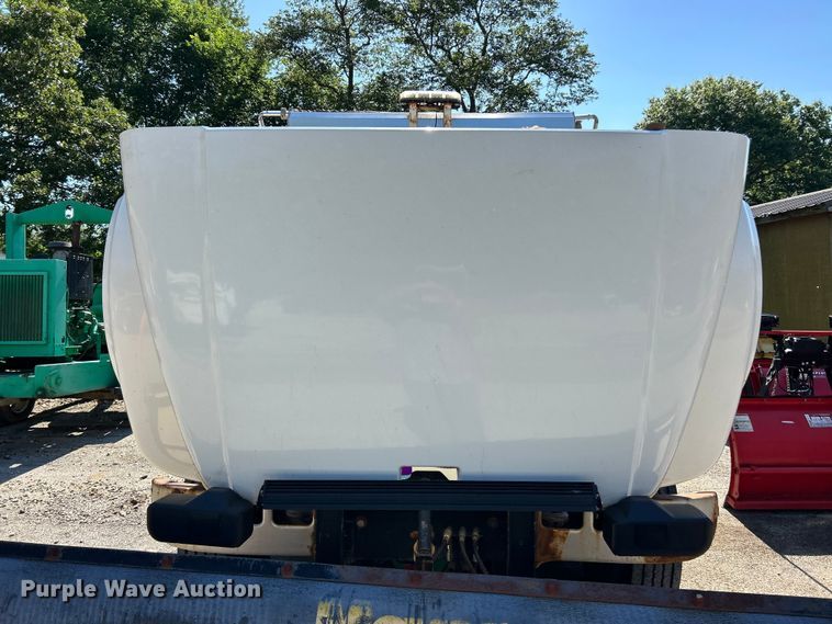 image for item FC2724 2001 International 4900 dump truck