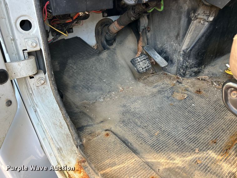 image for item FC2724 2001 International 4900 dump truck