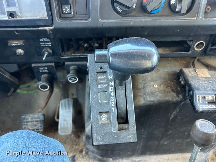 image for item FC2724 2001 International 4900 dump truck