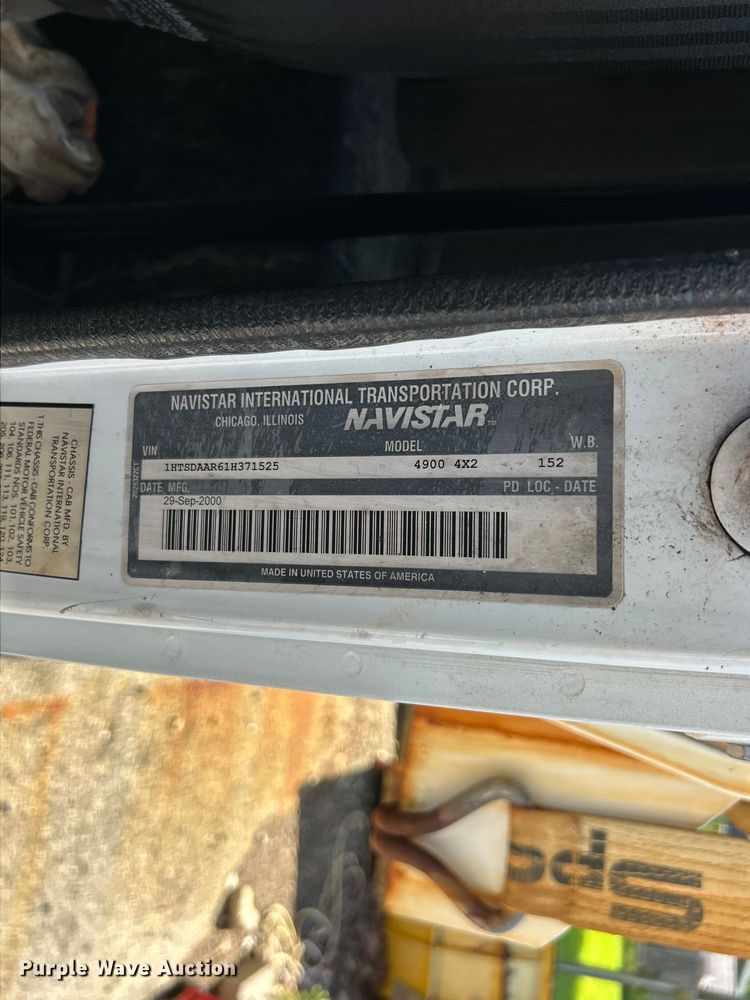 image for item FC2724 2001 International 4900 dump truck