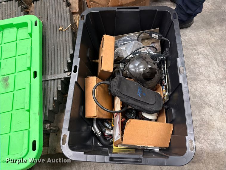image for item FC3274 Truck parts