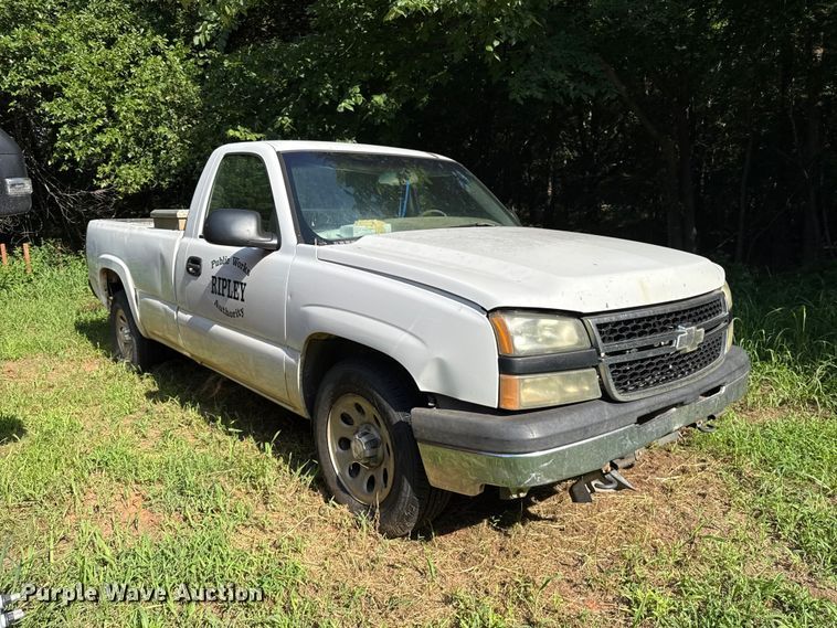 image for item FC4030 2006 Chevrolet Silverado 1500 pickup truck