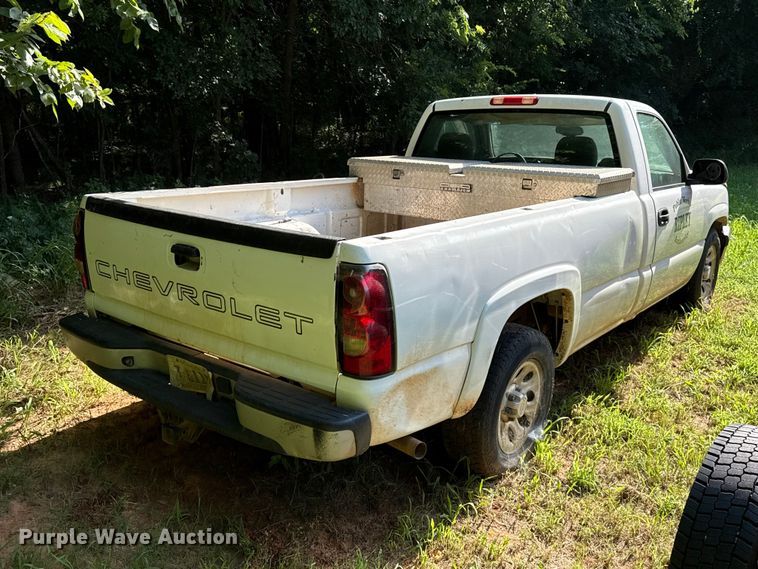 image for item FC4030 2006 Chevrolet Silverado 1500 pickup truck