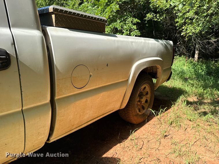 image for item FC4030 2006 Chevrolet Silverado 1500 pickup truck