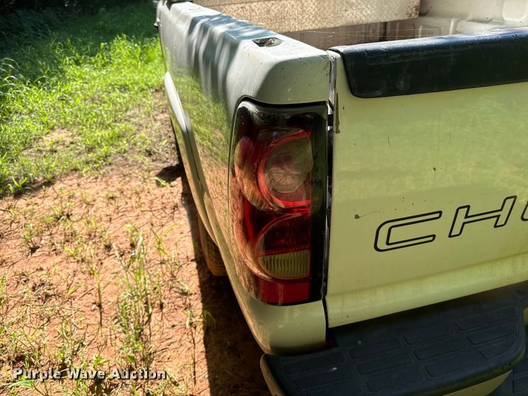 image for item FC4030 2006 Chevrolet Silverado 1500 pickup truck